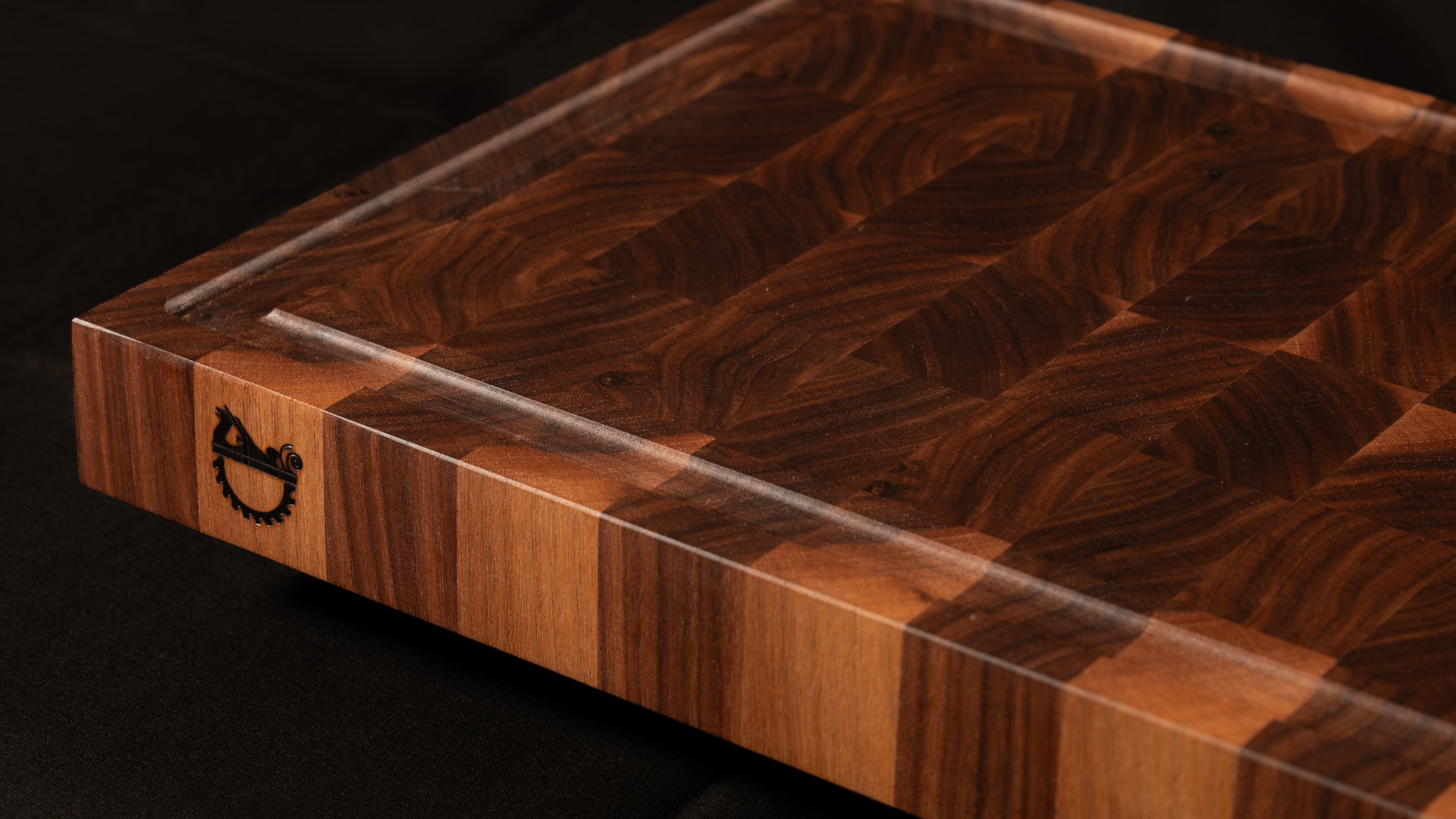 Youtube Video Walnut End Grain Cutting Board