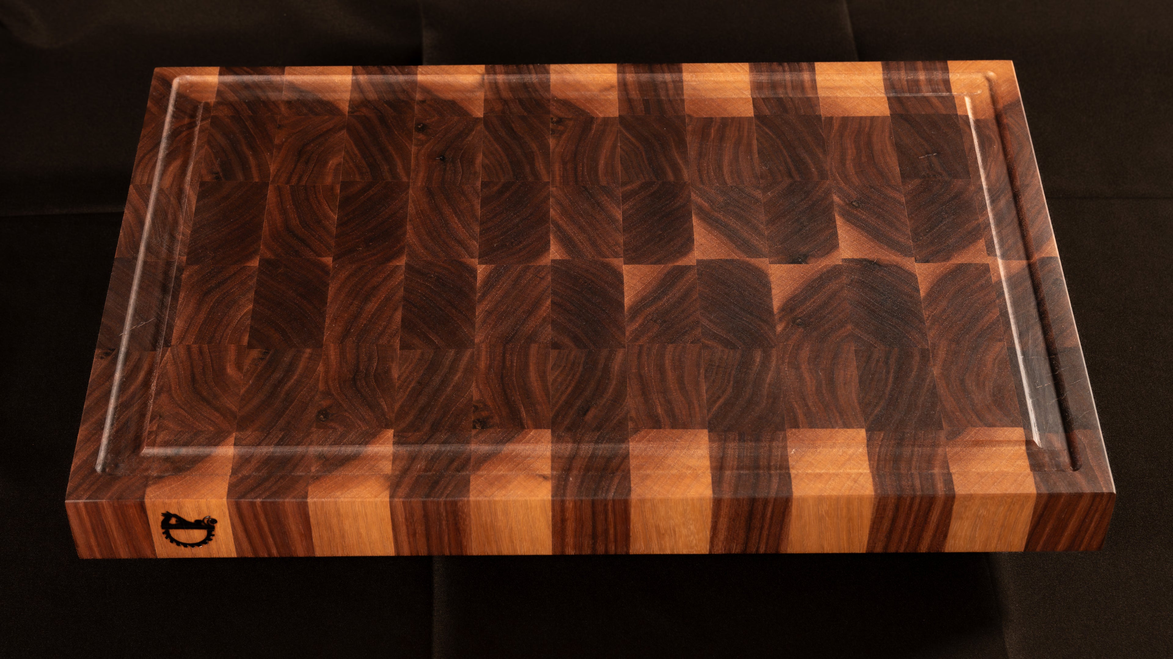 Youtube Video Walnut End Grain Cutting Board