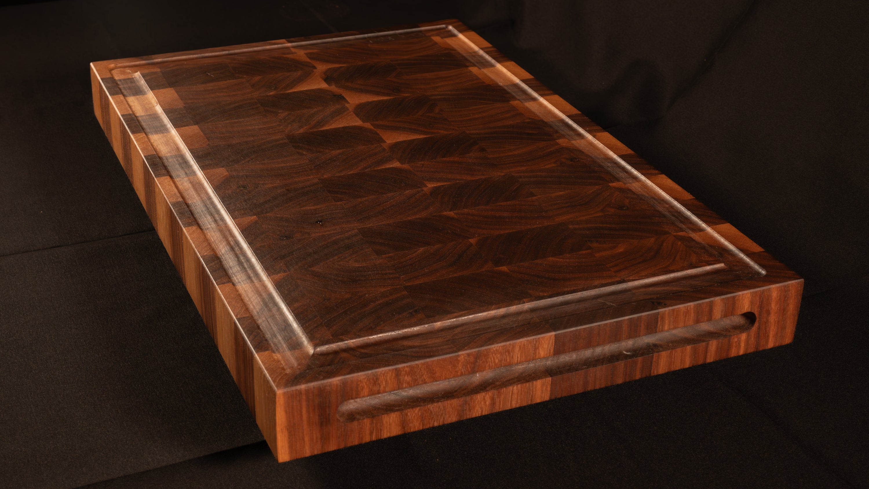 Youtube Video Walnut End Grain Cutting Board